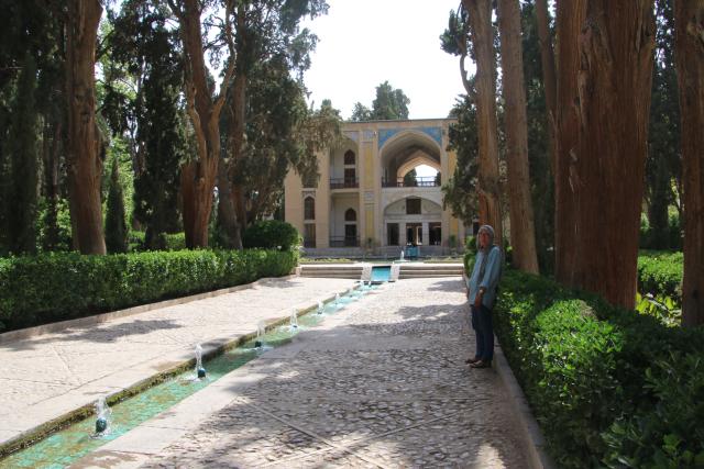 40_Kashan_FinGarden.JPG